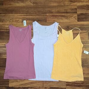 NEW Gap and Old Navy First Layer Tank Top Bundle V Neck Scoop Neck Size Small